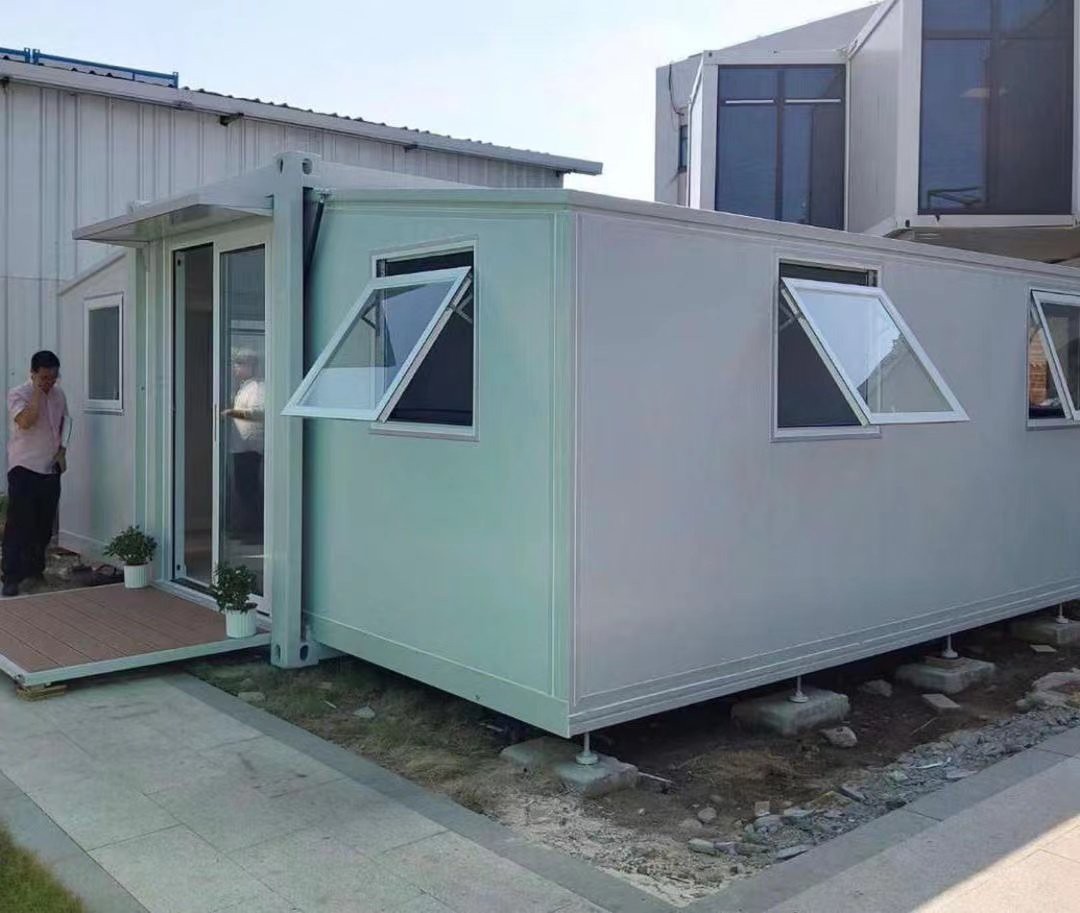 Steel frame expandable mobile house