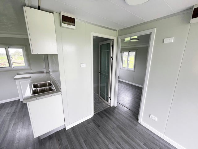 Expandable container house interior layout