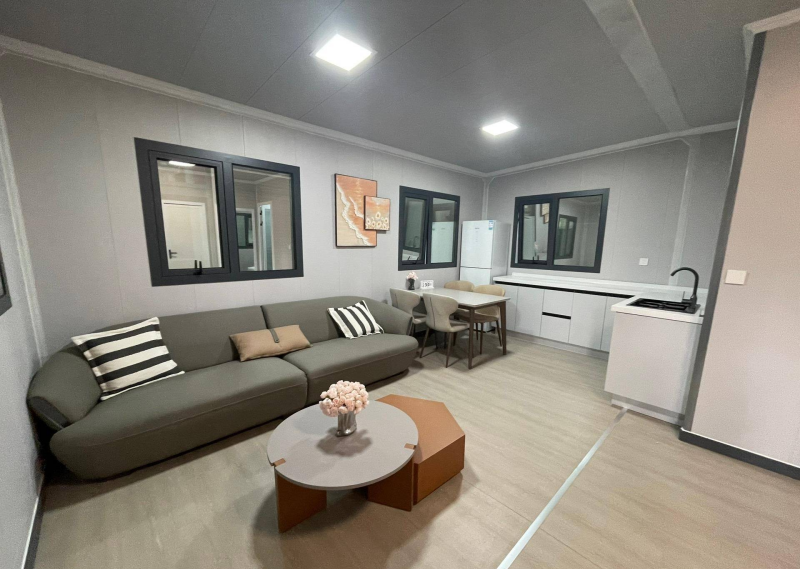 Expandable wall mechanism